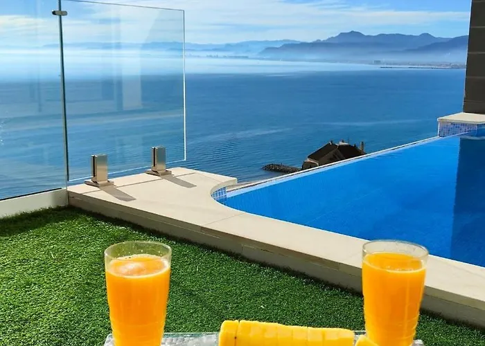 Conectada Al Mediterraneo, Infinity Pool