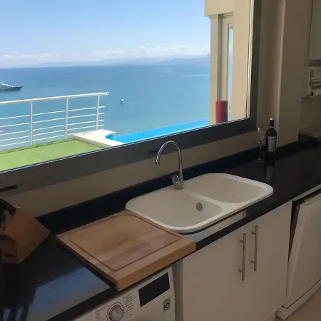 Villa Conectada Al Mediterraneo, Infinity Pool *